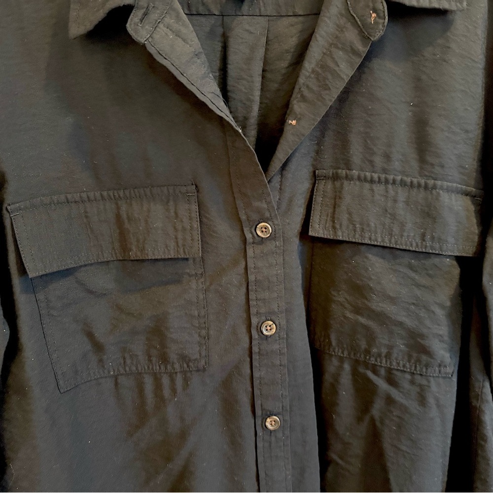 Banana Republic Women’s Black Button-Up shirt - Picture 3 of 6
